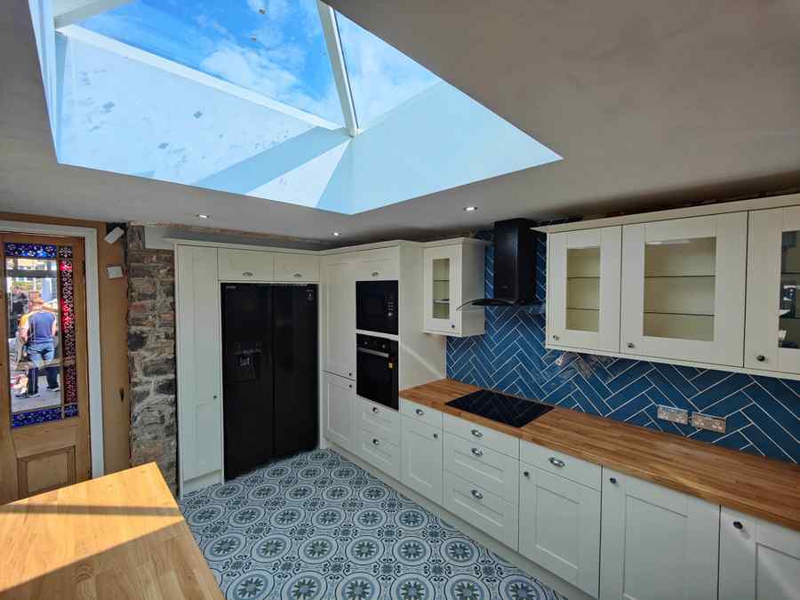 Country kitchen — herringbone tiles